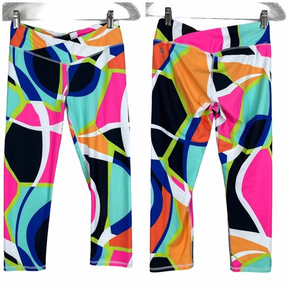 Fabletics Winn Printed PowerHold Capri Size XS Multicolor 90s Barbie Geometric - Picture 1 of 9